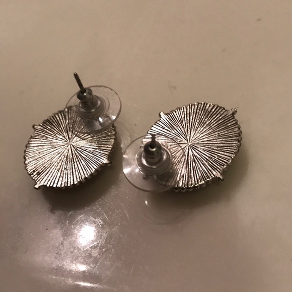 Brown oval earrings - Picture 2 of 2